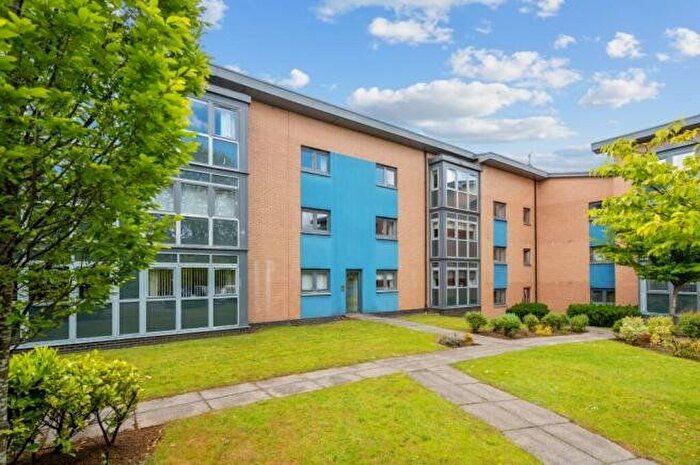 2 Bedroom Flat To Rent In Knightswood Road, Glasgow, G13