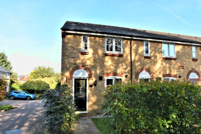 2 Bedroom End Of Terrace House To Rent In Oaktree Close, Bishops Stortford, CM23