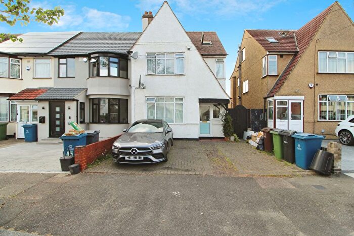 4 Bedroom End Terrace House For Sale In Westfield Gardens, Kenton, Harrow, HA3