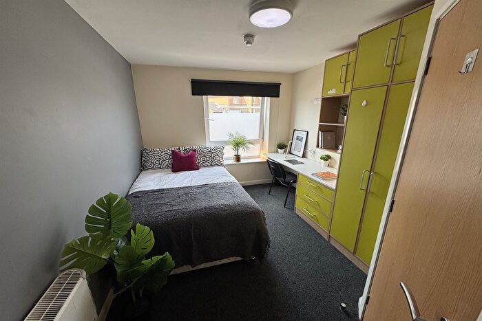 1 Bedroom Flat To Rent In Flewitt House, Beeston, NG9