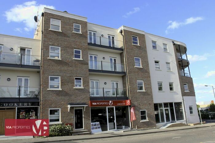 2 Bedroom Flat To Rent In Conduit Lane, Hoddesdon, EN11