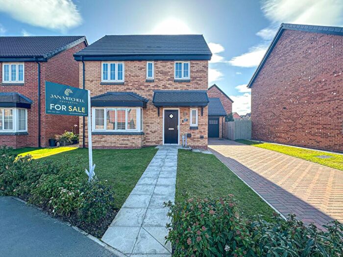 3 Bedroom Detached House For Sale In Grayling Way, Ryton, Tyne & Wear, NE40