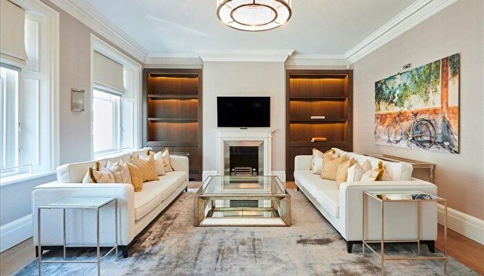 3 Bedroom Flat To Rent In ., Duke Street, London, W1K