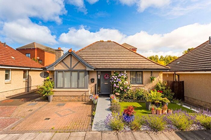 3 Bedroom Detached Bungalow For Sale In Happy Valley Road, Blackburn, EH47