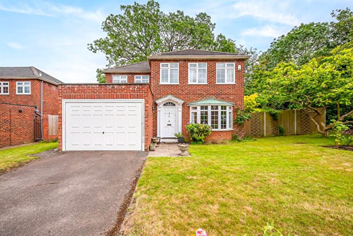 4 Bedroom Detached House For Sale In Cairndale Close, Sundride Park, Bromley, BR1