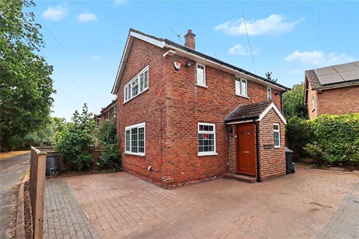 3 Bedroom Semi Detached House For Sale In Woking, Surrey, GU22