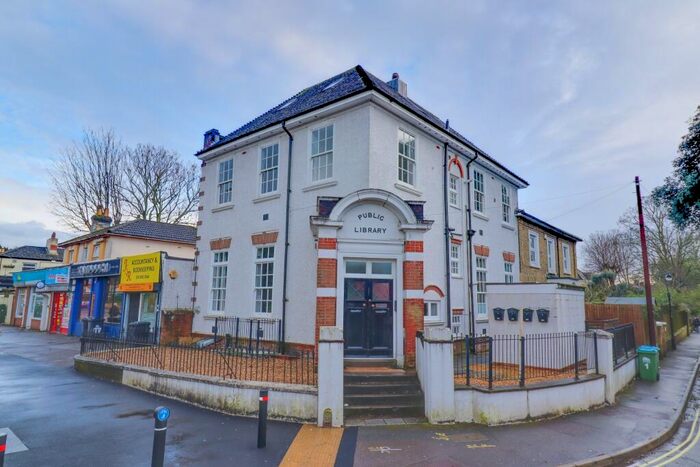 1 Bedroom Maisonette For Sale In Oak Road, Woolston, SO19