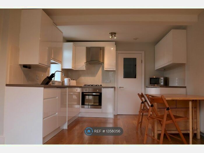 3 Bedroom Flat To Rent In Umfreville Road, London, N4