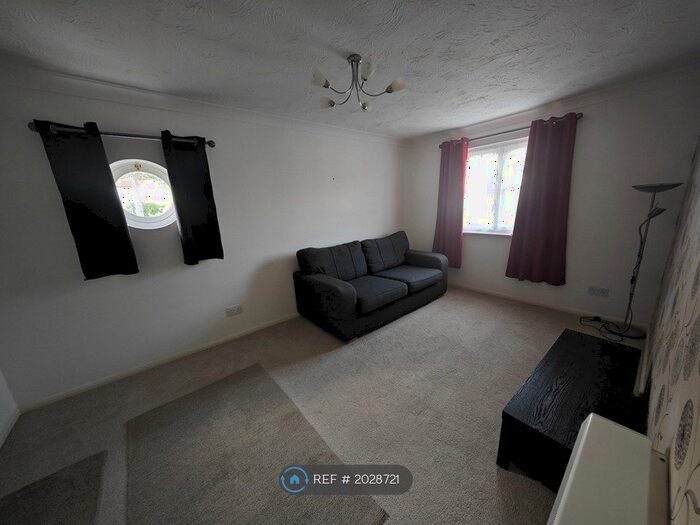 1 Bedroom Flat To Rent In Rosemont Close, Letchworth Garden City, SG6