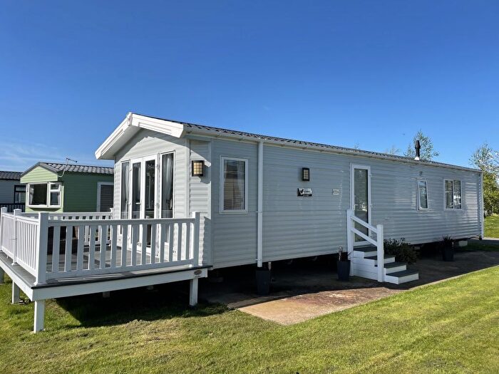 2 Bedroom Mobile/park Home For Sale In Southview Leisure Park, Burgh Road, Skegness, PE25