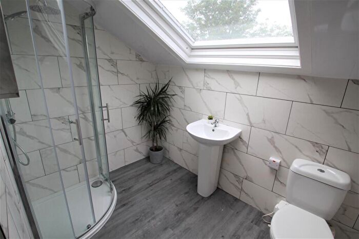 5 Bedroom Apartment To Rent In Belle Vue Road, Hyde Park, Leeds, LS3