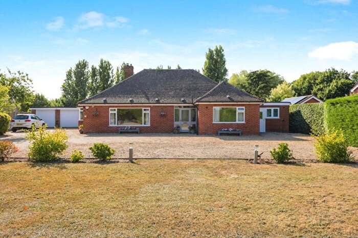 3 Bedroom Bungalow For Sale In Dereham Road, Watton, Thetford, IP25
