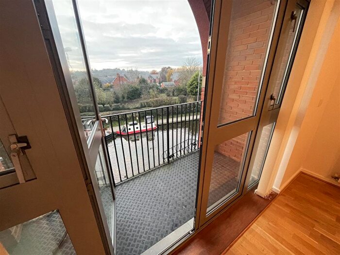 2 Bedroom Flat To Rent In Newcastle Street, Stone, ST15