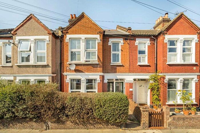 2 Bedroom Flat For Sale In Bruce Road, Mitcham, CR4
