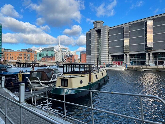 1 Bedroom Flat To Rent In La Salle, Chadwick Street, Hunslet, Leeds, LS10