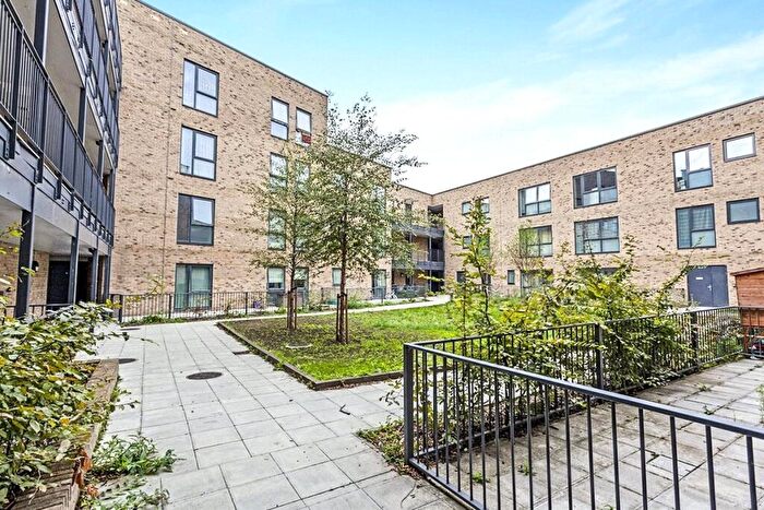 2 Bedroom Flat To Rent In Reaston Street, London, SE14