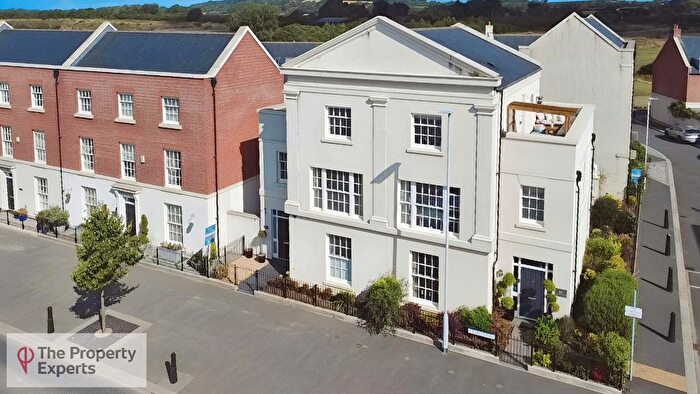 4 Bedroom Semi-Detached House For Sale In Hercules Road, Plymouth, PL9