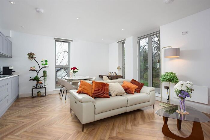 1 Bedroom Flat For Sale In The Belmont Development, Wood Lane, Leeds, LS6