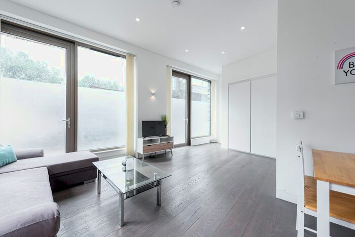 1 Bedroom Flat To Rent In Haven Way, London, SE1