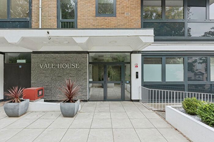 2 Bedroom Flat For Sale In Clarence Road, Tunbridge Wells, Kent, TN1