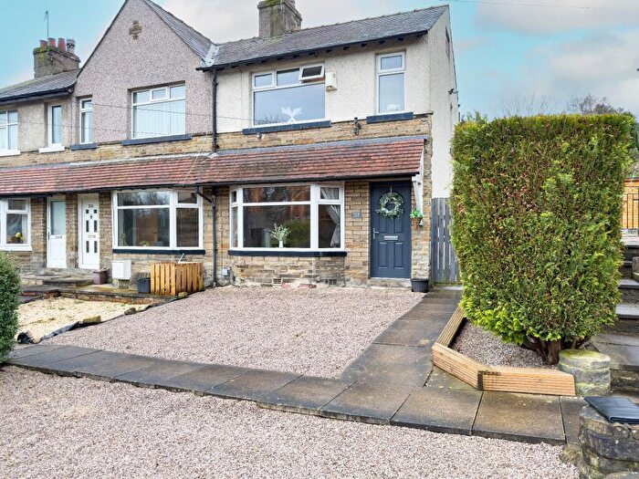 2 Bedroom End Of Terrace House For Sale In Wakefield Road, Bailiff Bridge, HD6