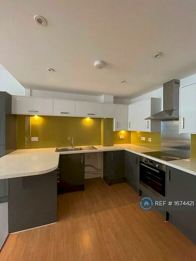 2 Bedroom Flat To Rent In New Pharos House, Dover, CT17