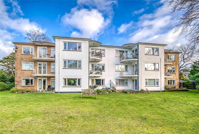 2 Bedroom Apartment For Sale In Windsor Road, Poole, Dorset, BH14