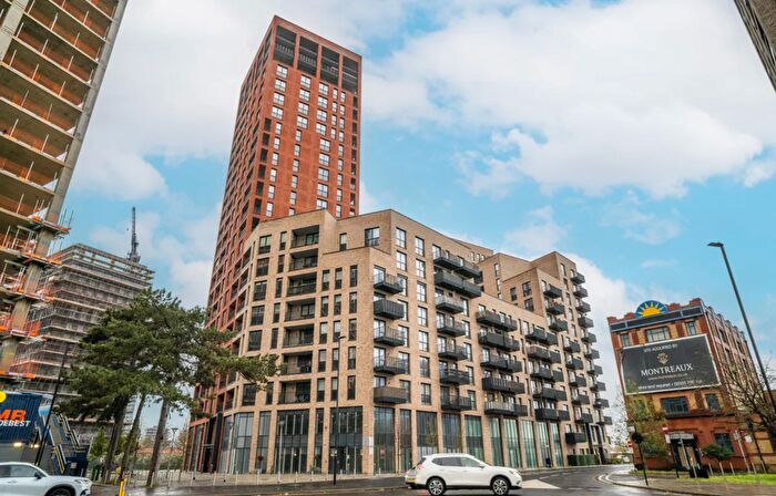 1 Bedroom Flat For Sale In Butleigh House, Healum Avenue, Southall, Greater London, UB2