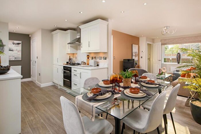 3 Bedroom Detached House For Sale In Inkersall Road, Chesterfield, Derbyshire, S43