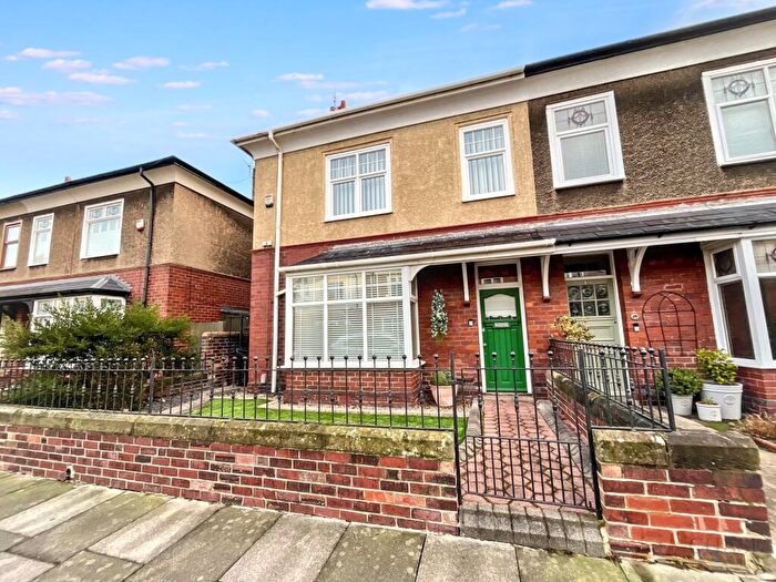 4 Bedroom Semi Detached House For Sale In Wansbeck Road, Jarrow, NE32