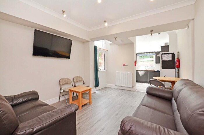 5 Bedroom House To Rent In Edmund Road, Sheffield, S2