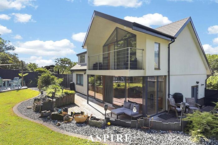 4 Bedroom Detached House For Sale In Grove Road, Benfleet, SS7