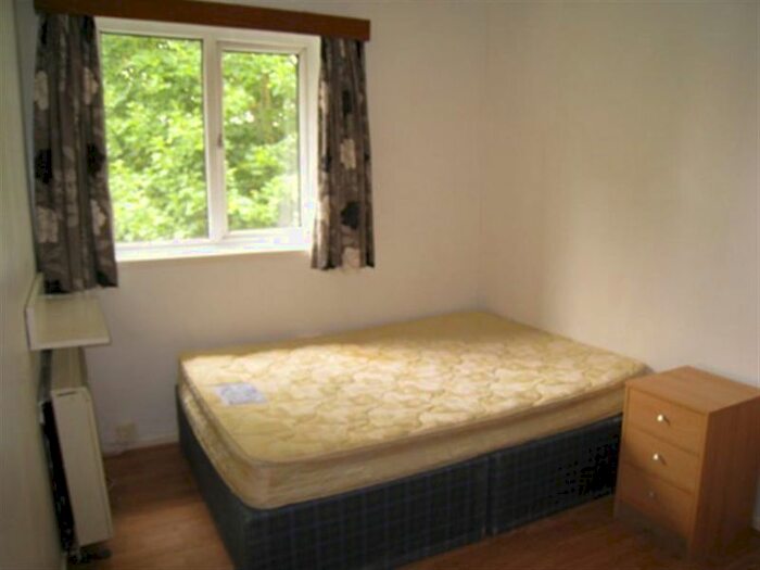 3 Bedroom Flat To Rent In Queen Caroline Street, London, W6