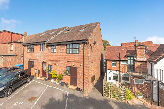 2 Bedroom Maisonette For Sale In London Road, Crowborough, TN6