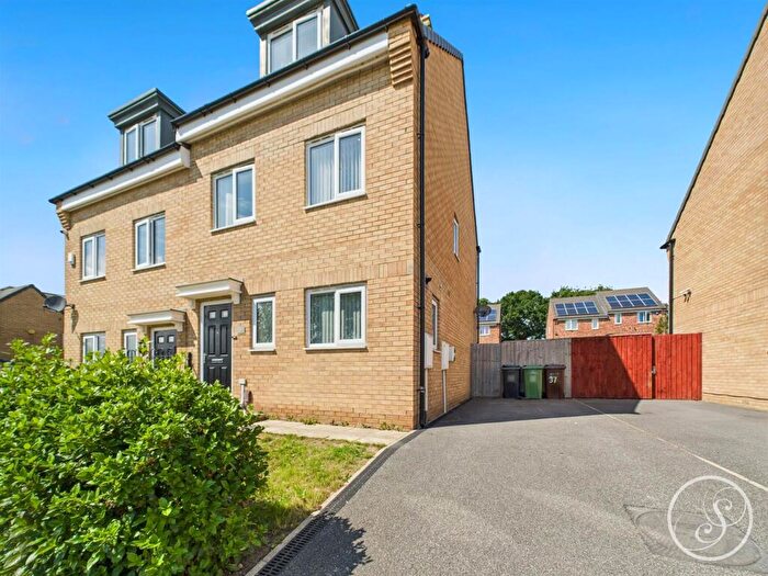 3 Bedroom Semi-Detached House For Sale In Blencarn Crescent, Leeds, LS14