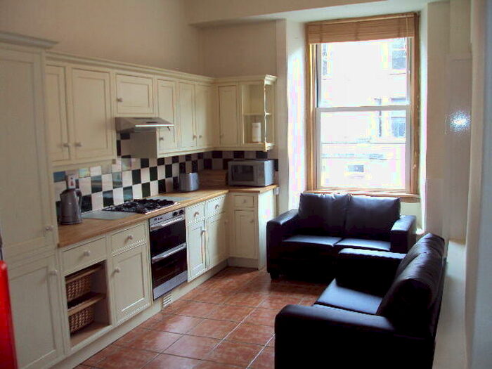 3 Bedroom Flat To Rent In L &#; Polwarth Crescent, Edinburgh, EH11