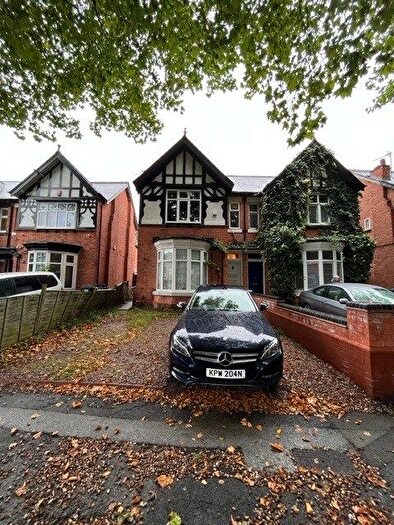 4 Bedroom Semi Detached House To Rent In Arden Road, Acocks Green, B27