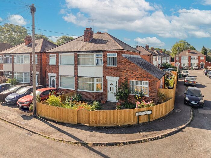 3 Bedroom Semi-Detached House For Sale In Roehampton Drive, Wigston, LE18