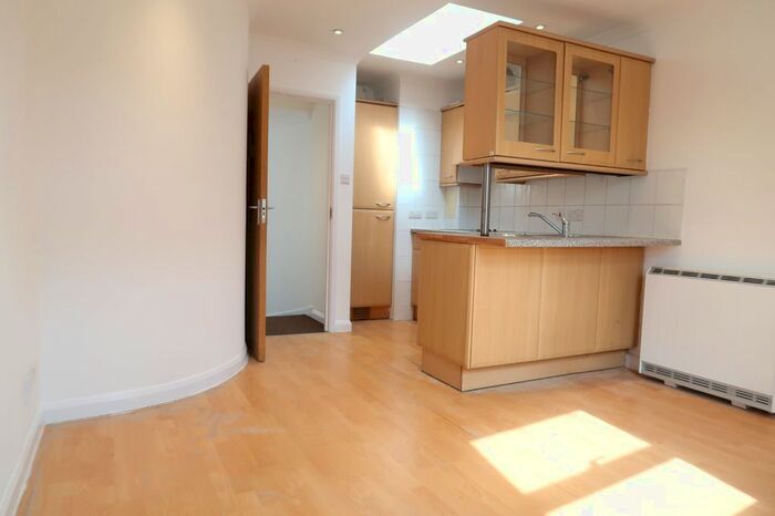 1 Bedroom Flat To Rent In Kentish Town Road, London, NW5