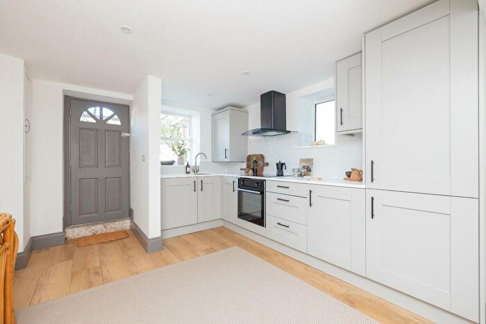 1 Bedroom Flat For Sale In Knowle Road, Totterdown, BS4
