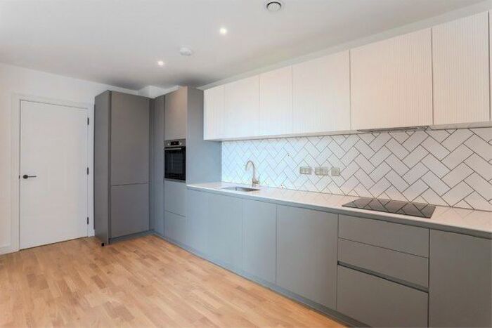1 Bedroom Flat To Rent In Greenleaf Walk, Southall, UB1