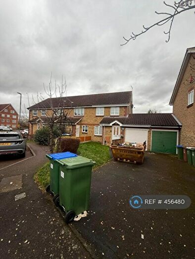 3 Bedroom Semi-Detached House To Rent In Canada Road, Erith, DA8