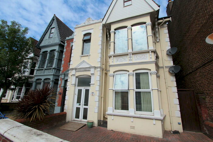 3 Bedroom Apartment To Rent In London Road, Portsmouth, PO2