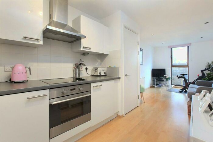 1 Bedroom Flat To Rent In Petergate, Wandsworth, London, SW11