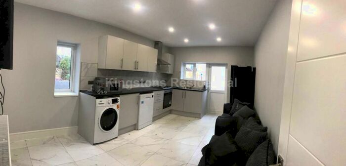 6 Bedroom Terraced House To Rent In Treorchy Street, Cardiff, CF24