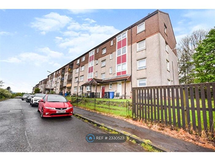 3 Bedroom Flat To Rent In Lawmuir Crescent, Clydebank, G81