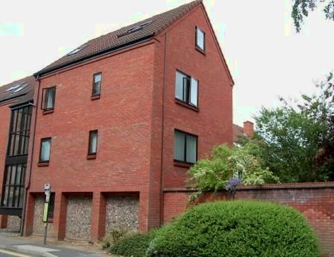 1 Bedroom Flat To Rent In Mulberry Close, Norwich, NR3