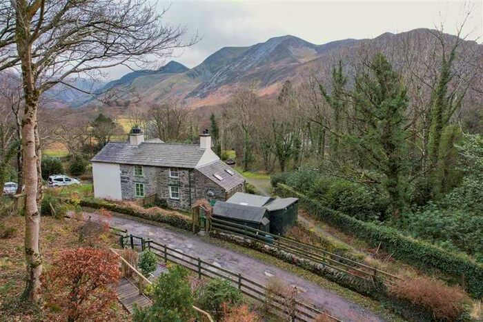 2 Bedroom Property For Sale In Bethesda, Gwynedd, LL57