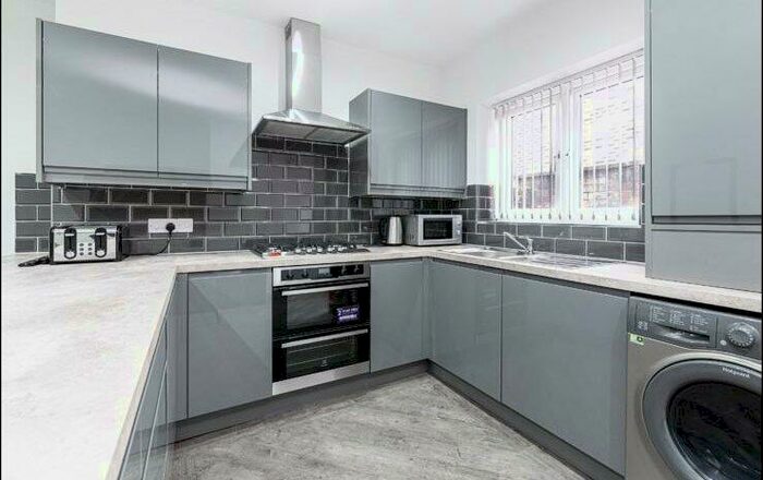 5 Bedroom House To Rent In Jamieson Road, L15