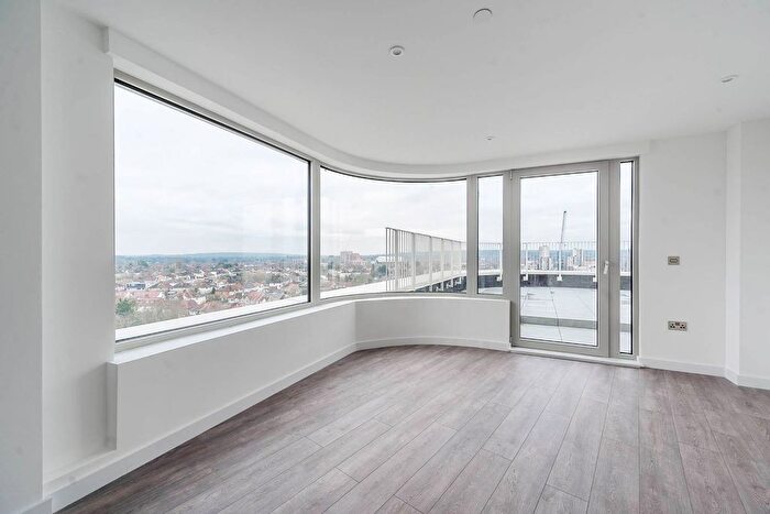 1 Bedroom Flat To Rent In A High Mead, Harrow, HA1